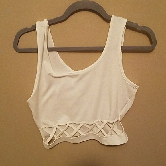 white crop tops - Picture 2 of 3